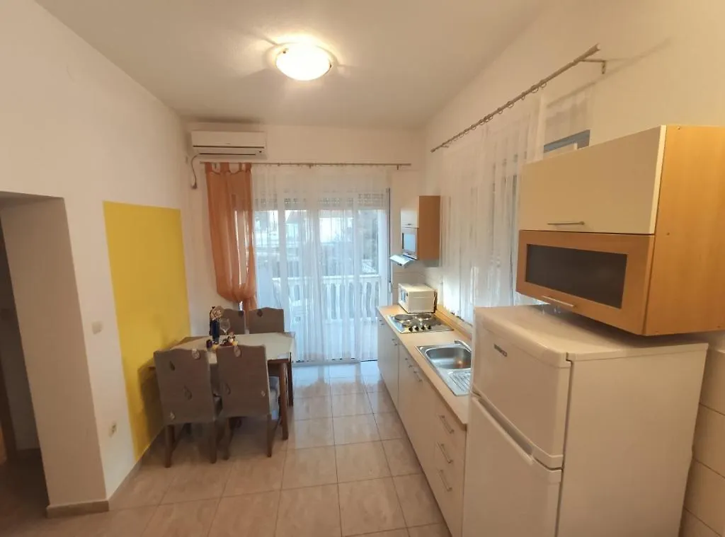 Apartment In Lopar With Terrace, Air Conditioning, Wi-Fi, Washing Machine Croatia