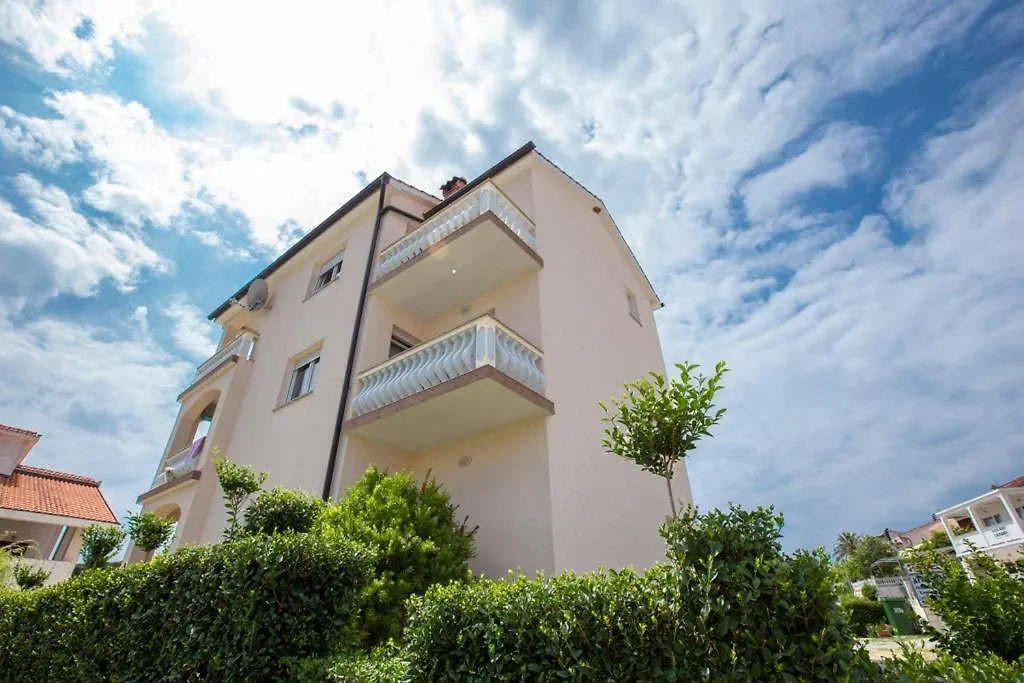 Apartment In Lopar With Terrace, Air Conditioning, Wi-Fi, Washing Machine Croatia