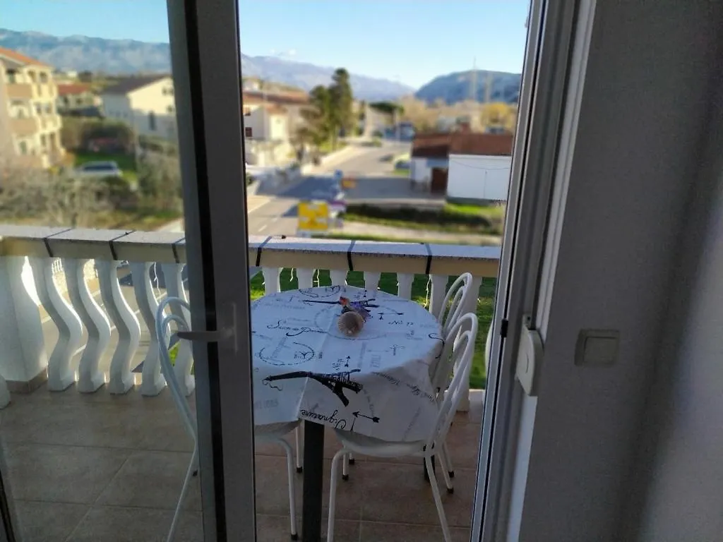 Apartment In Lopar With Terrace, Air Conditioning, Wi-Fi, Washing Machine Croatia