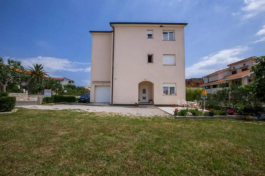Apartment In Lopar With Terrace, Air Conditioning, Wi-Fi, Washing Machine Croatia