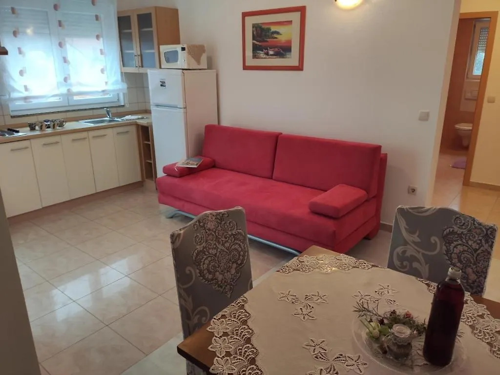 Apartment In Lopar With Terrace, Air Conditioning, Wi-Fi, Washing Machine