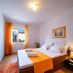 Lazaric Apartment