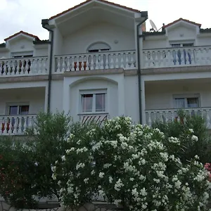 Sarah Apartment
